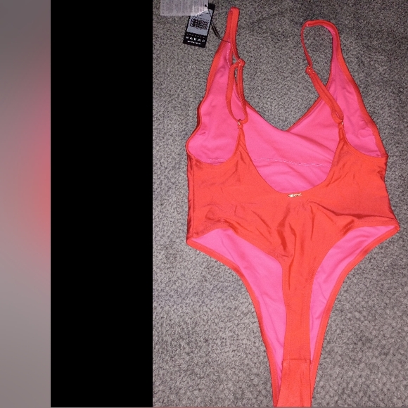 Relleciga Swimsuit, Size Large, Red - Picture 2 of 4